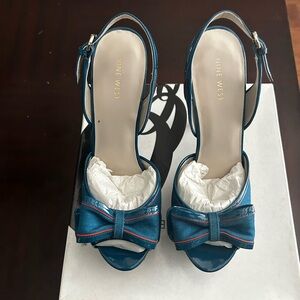 Nine West Chameleon Slingback Heels. Blue Multi.